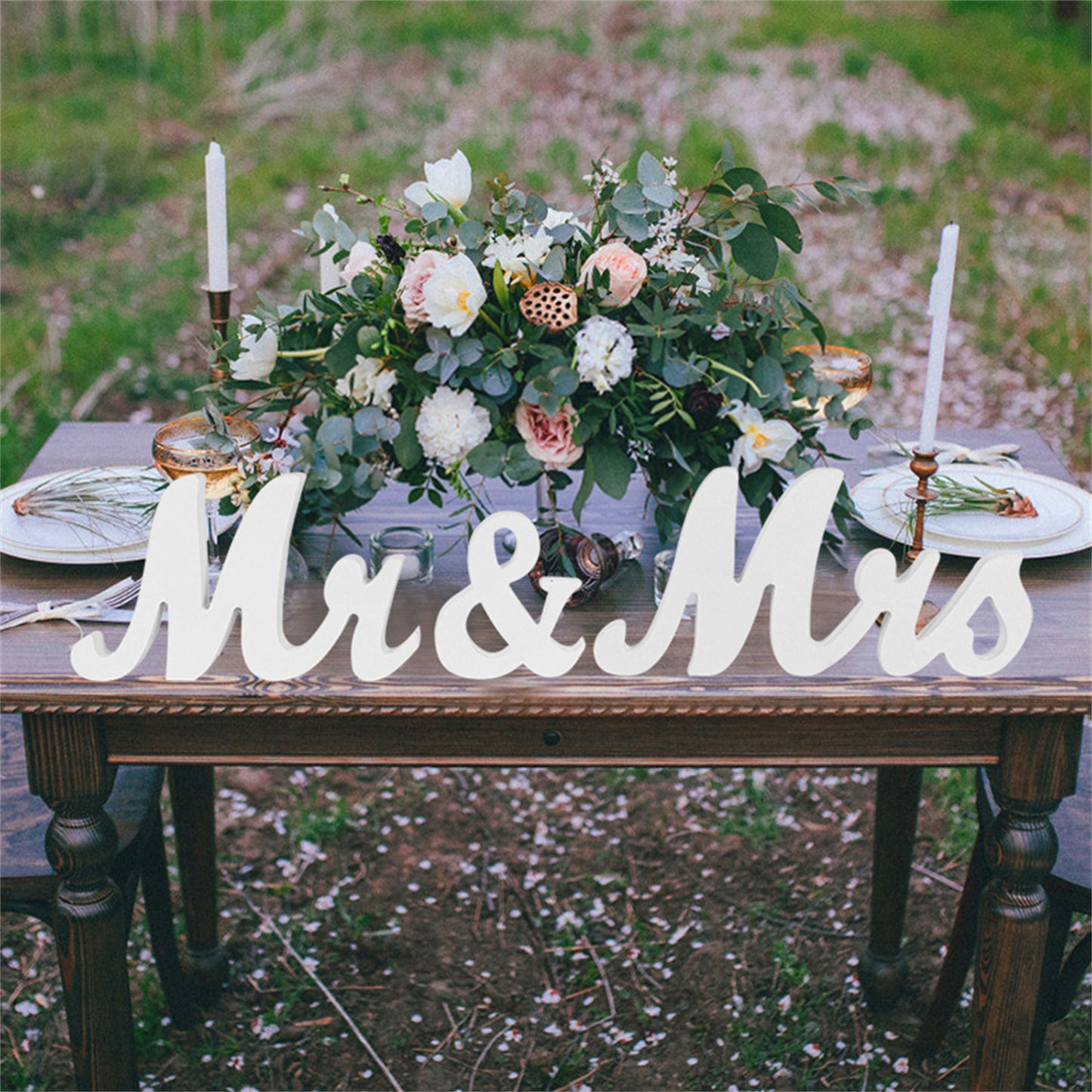 Mr & Mrs wedding sign