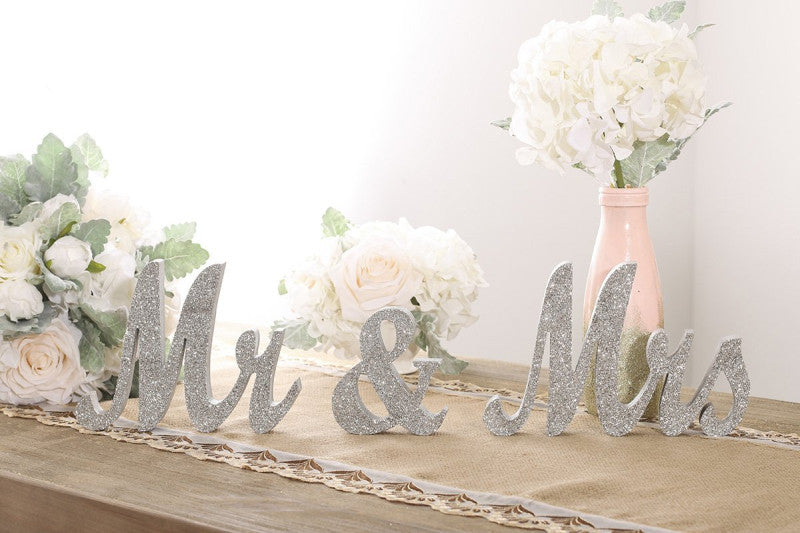 Mr & Mrs wedding sign