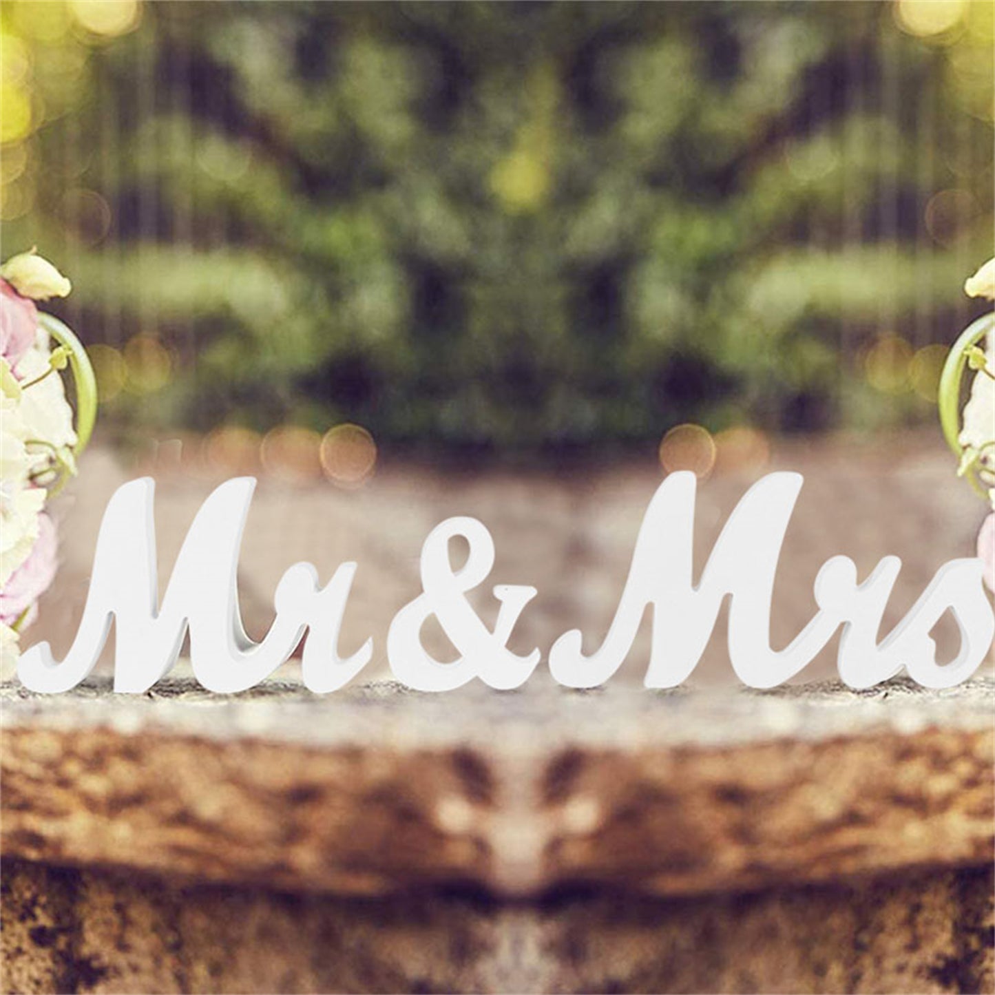 Mr & Mrs wedding sign