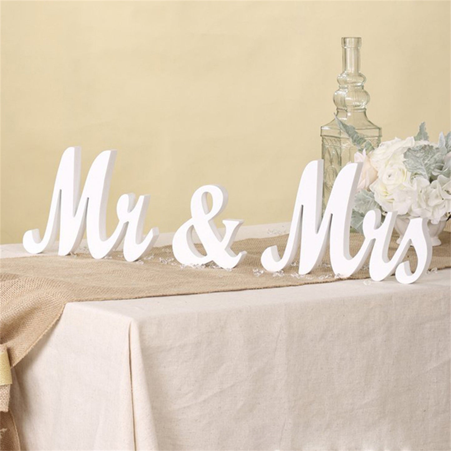 Mr & Mrs wedding sign